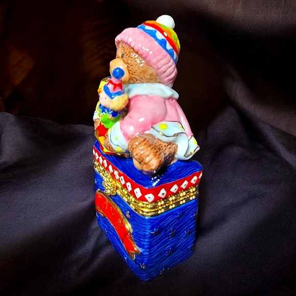 Vintage Porcelain Teddy Bear Toy Chest Trinket Box Square Top hinged Box - Picture 3 of 9